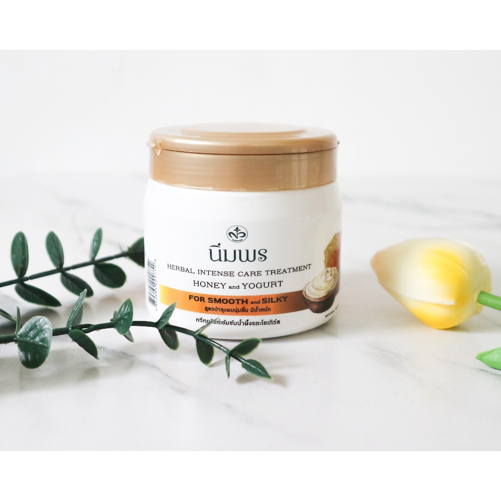 นิ่มพร ทรีทเม้นท์สมุนไรเข้มข้นน้ำผึ้งและโยเกิร์ต สำหรับบำรุงผมนุ่มลื่น มีน้ำหนัก 200มล.