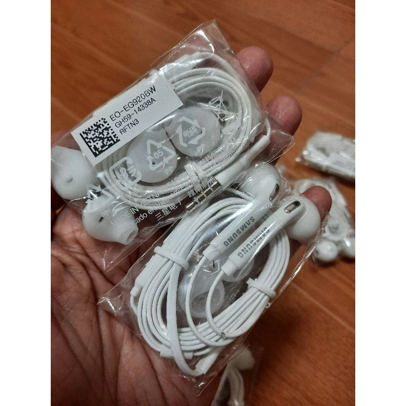 ซื้อ 1 แถม 1 !!! หูฟัง Samsung Galaxy ของแท้***แกะจากกล่อง พร้อมส่ง