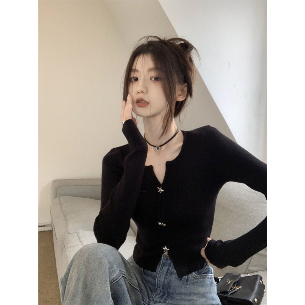 [Sheing office] พร้อมส่ง เสื้อคอวีผู้หญิงเกาหลีสุดฮอต ดีไซน์เฉพาะตัว เสื้อท่อนบนสีขาวดำ