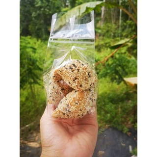 ขนมงาพอง หรือ ขนมม่อหลาว ขนมพื้นเมืองตรัง