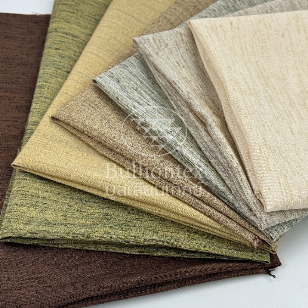 ผ้าเฟรนช์ ซิลล์ French Silk คล้ายผ้าไหม อยู่ทรงเล็กน้อย มีความเงา บางเบา ใส่สบาย ขนาด 1 หลา