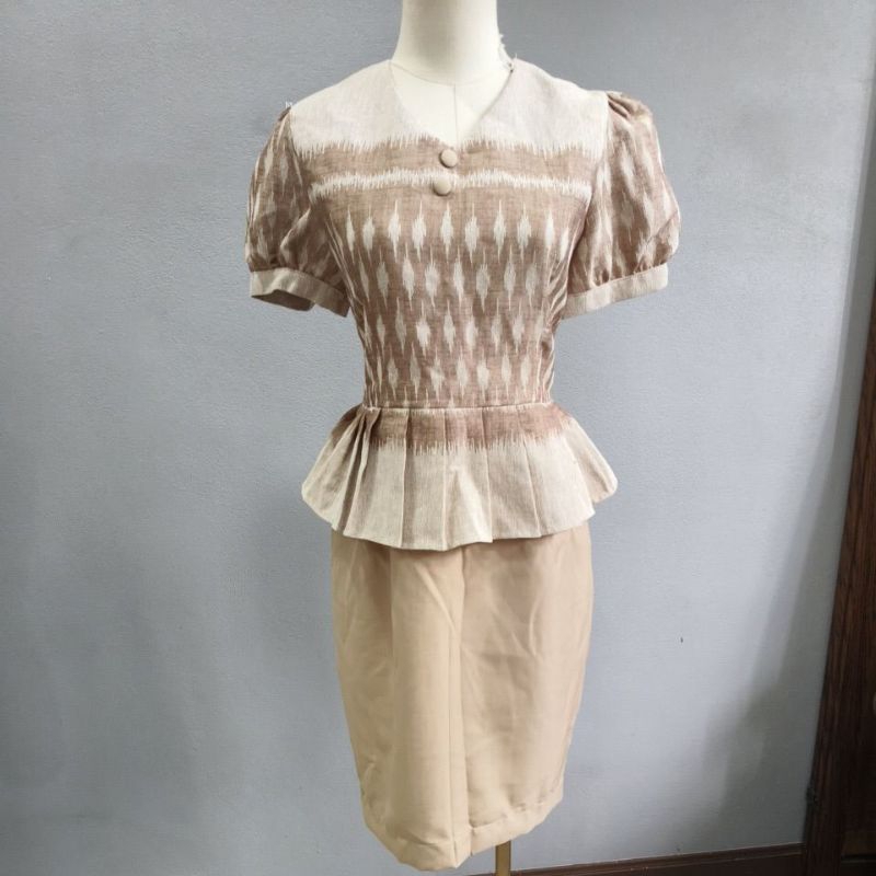 ชุดทำงาน สีน้ำตาล สไตล์ผ้าไทย Gallery kloset