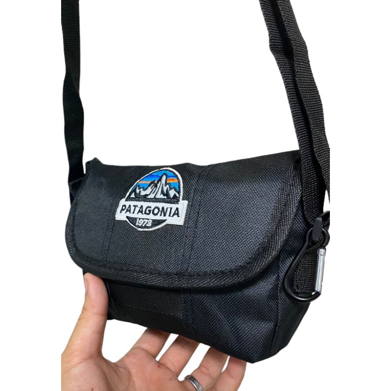Patagonia bag กระเป๋าสไตล์มินิมอล สะพายข้างใบเล็ก