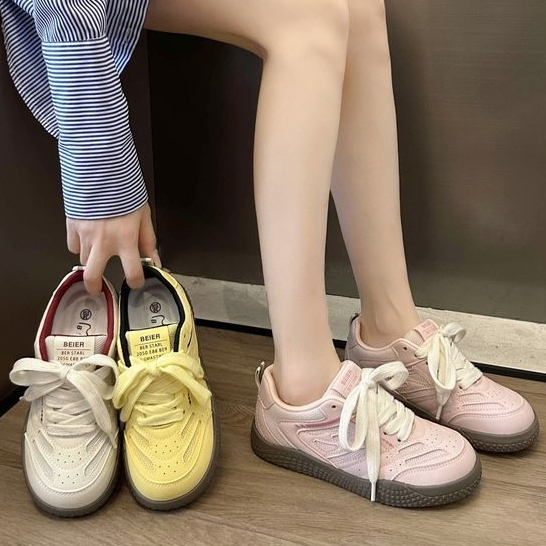 รองเท้าผ้าใบสตรีทันสมัย รองเท้าลำลองของนักเรียน เบาสบาย 35-40 หลา