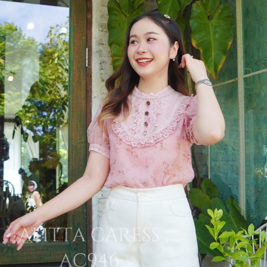 ALITTA CARESS : AC946 เสื้อชีฟองชมพูสุดละมุน พิมพ์ลายดอก อกปักลูกไม้จับจีบระบายเสรอมลุคเจ้าหญิง