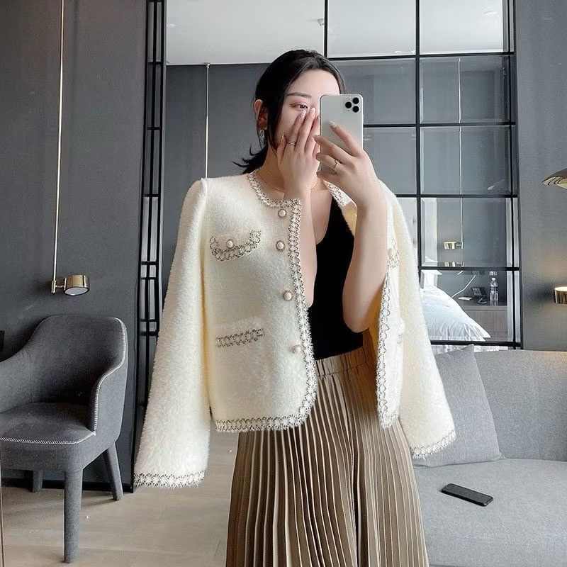 เสื้อคลุมแขนยาว ดูแพง ผ้าหนา แต่งกระเป๋าหน้ากระดุมทอง รหัสA55