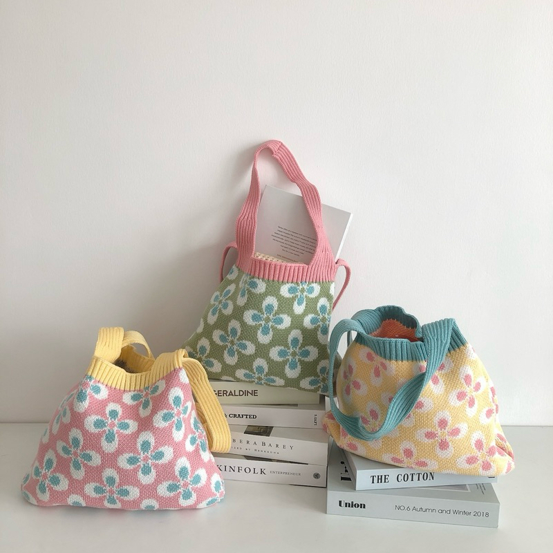 MOMOKA.KNIT🍑 กระเป๋าผ้าไหมพรม Tote Bag ถักลายดอกไม้🌸
