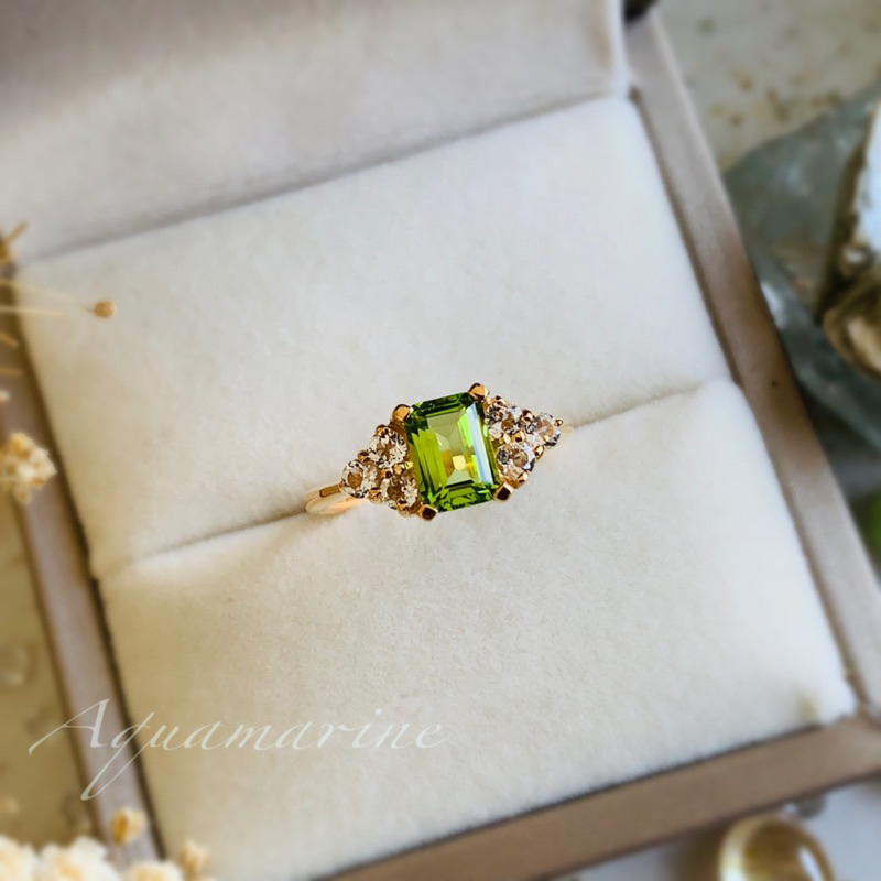 แหวนพลอยเพริดอต 5x7 mm.ฝังประดับพลอยเพทายขาว