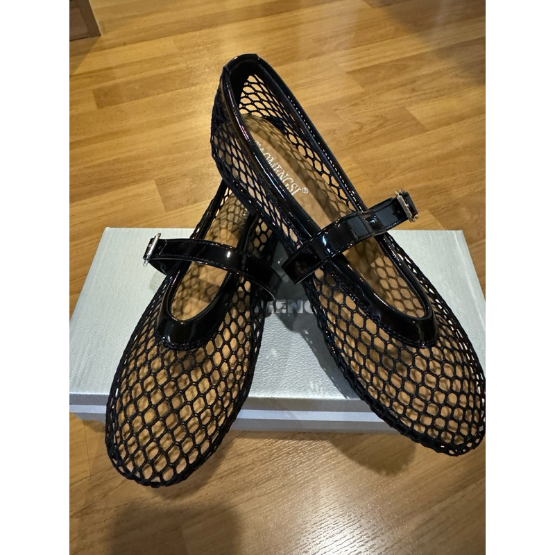 พร้อมส่งที่ไทย - julie marry jane *(แนะนำ + size ค่ะ)