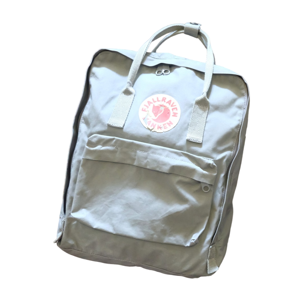 Fjallraven Kanken Classic Backpack กว้าง 15 นิ้ว ยาว 15 นิ้ว สีเทา มือสอง ของแท้