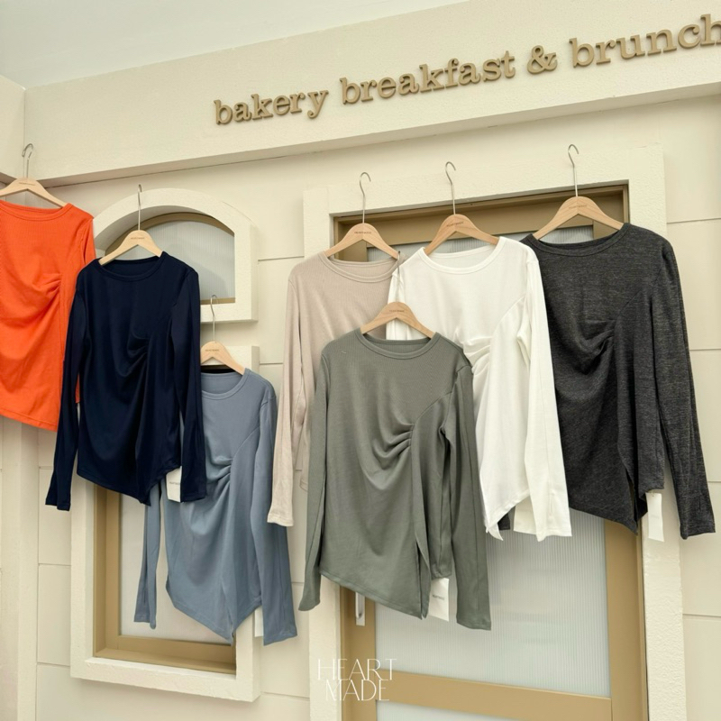 (B01) HEARTMADE—— jelly bean top🏷️ลด30%เหลือ273.-(เสื้อผ้าร่องลายริ้วทรงผ่าเฉลียงหน้าดีเทลปลายแขน)
