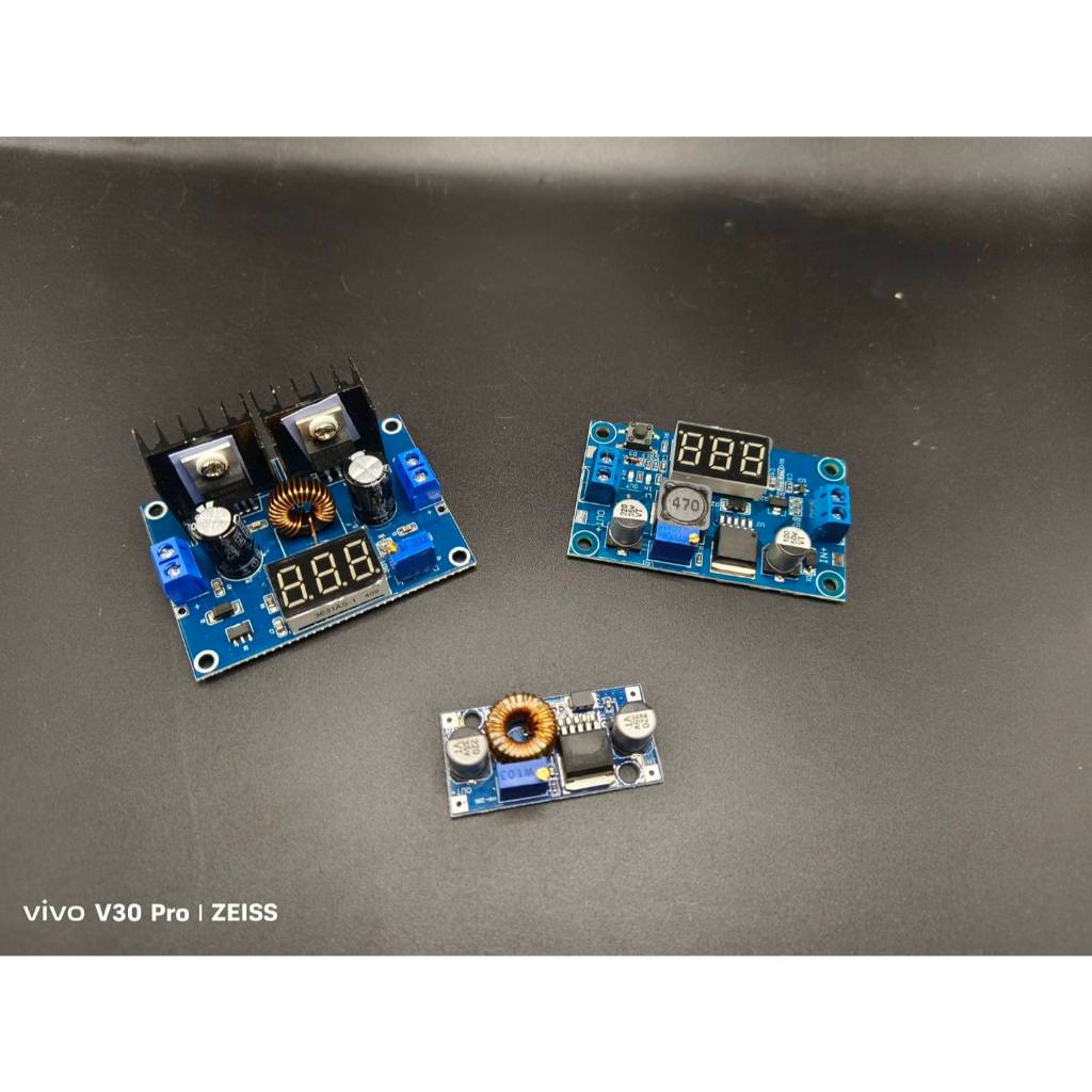 สเตปดาวน์   ตัวควบคุมแรงดันไฟฟ้าแบบปรับได้พร้อมโวลต์มิเตอร์ LED ตัวลดแรงดันไฟฟ้า