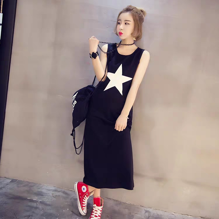 GFShop ชุดเดรสแขนกุดสกรีนลายดาว ฮิตมากกก เปลี่ยนเป็นสาวเปรี้ยวได้ทุกวัน