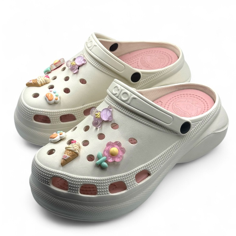 Gpatt : 2-Tone Classy Clogs with 3D Jibbitz รองเท้าสวมผู้หญิงหัวโตแฟชั่น ฟรีสติ๊กเกอร์ติดรองเท้า