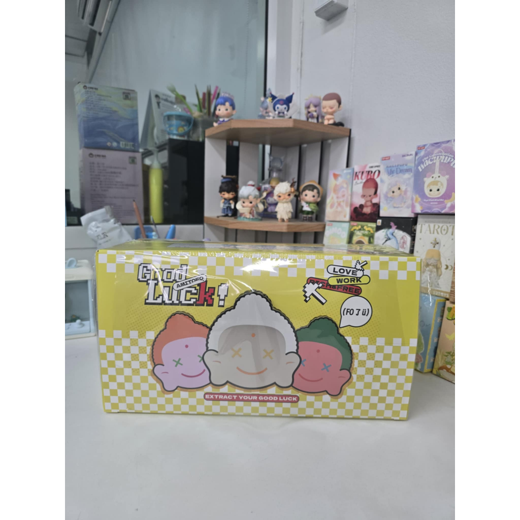 [📣โค้ดลดแฟชั่น][พร้อมส่ง] Amitofo V2 Good luck ตุ๊กตาพวงกุญแจ / โมเดล แบบจุ่มและเช็คการ์ด