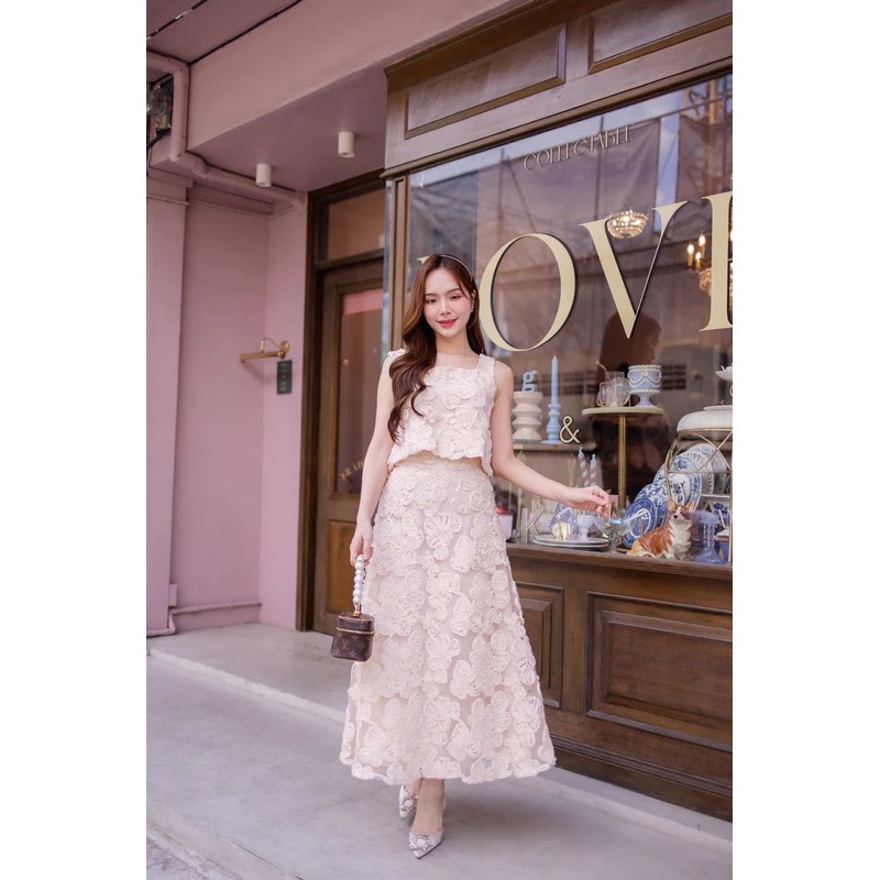 on.december25 เซ็ท Elegant woman