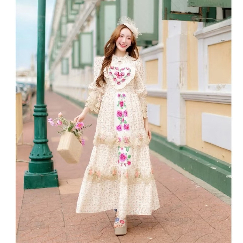 เดรรสวินเทจผ้าลูกไม้พิมพ์ลาย แต่งอกหัวใจปัก สวยงาม้า