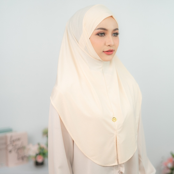 ผ้าคลุมมุสลิม ฮิญาบสวมสำเร็จ ผ่าหน้าทรงหน้าสั้นหลังยาว ผ้าร่องบางเบาใส่สบาย  HM84วาริสมุสลิม