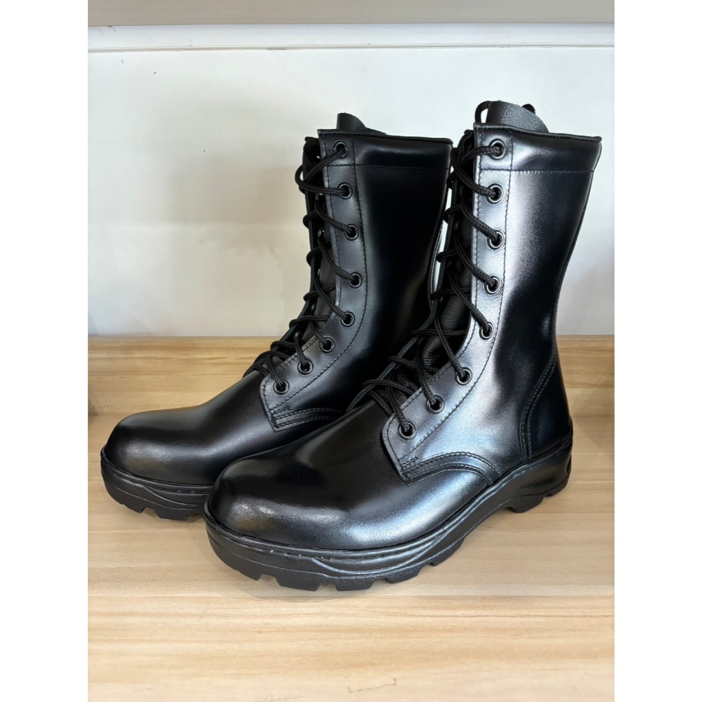 New Arrivals รุ่น US5C หนังขัดมัน ลิ้นซับหนังแบบปิด