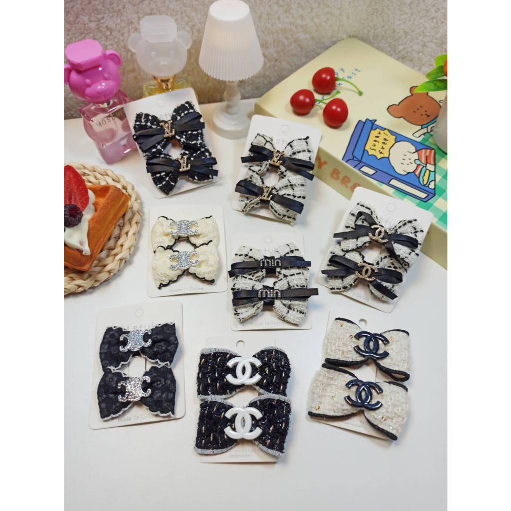 พร้อมส่งในไทย !!!  ลายเยอะที่สุด กิ๊บโบว์ งานคู่ สไตล์เกาหลี  กิ๊บโบว์ลายแบรนด์ ผ้าทวิส Cha** Guc** Celi** Pra** Lou**