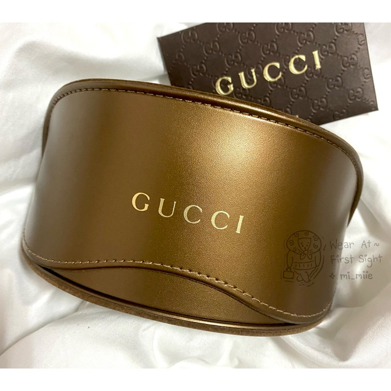 กล่องแว่น Gucci พร้อมผ้าเช็ดแว่น Gucci ของแท้ 100% - สีน้ำตาลทอง