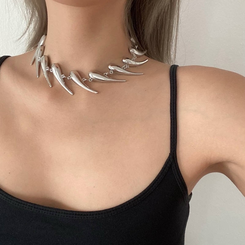 สร้อยคอ Wild boar tusks choker - wheniloveilove