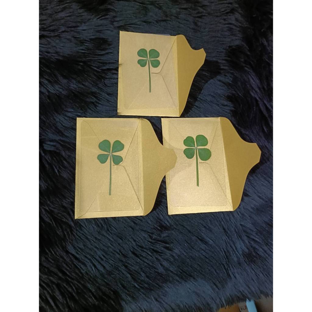 [สินค้าของแท้100% พร้อมส่ง] Clover leaf ใบโคลเวอร์ 4แฉก ของแท้จากเกาหลี พร้อมซองสีทอง (ใบปกติ / ใบใหญ่) ราคา ถูกที่สุด ดีลบีเคเค แกลเลอรีภาพที่ 9