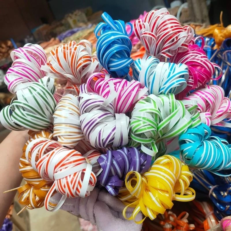 เส้นสานหวายเทียมขนาด4.8มิล สีสวยทุกเชดสีมัดละ100กรัมมีมากกว่า100เฉดสีสวยๆทุกสีเลือกสีและแจ้งในเเชทได้เลยค่่ะ
