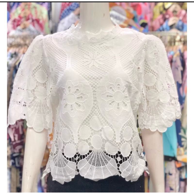เสื้อลูกไม้ทั้งตัวอก36-42นิ้วใส่ได้(ฟรีไชส์)จ้า
