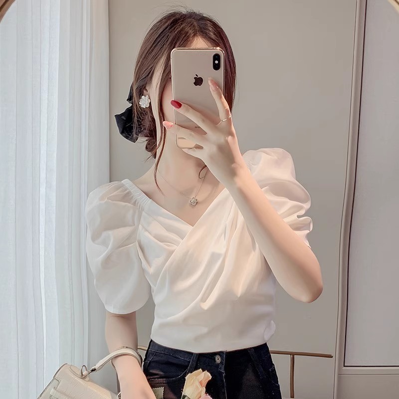 2024 ใหม่ฟองแขนเสื้อชีฟองผู้หญิงฤดูร้อนออกแบบความรู้สึกระเบิดถนนข้ามเสื้อคอวีบางพอดีสั้นด้านบน