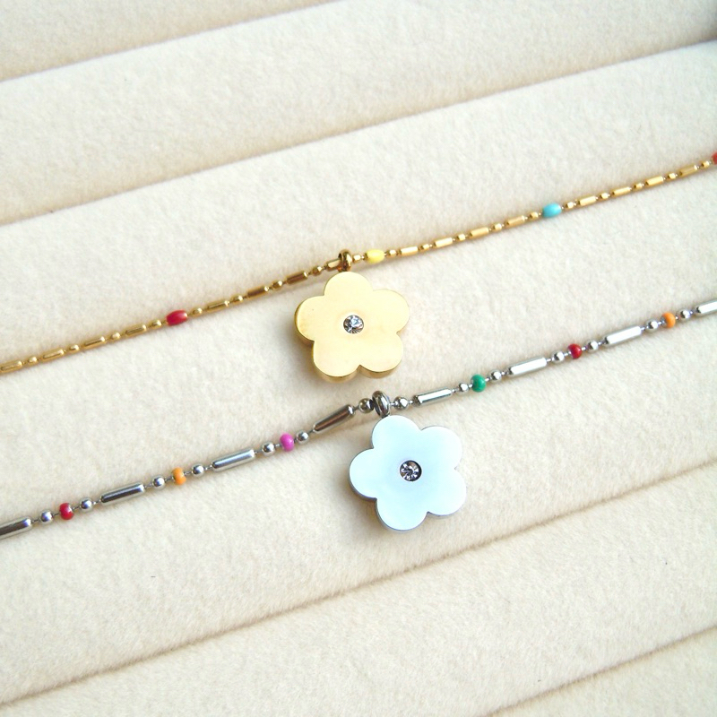 Bique - Summer bloom necklace | สร้อยสเตนเลส จี้ดอกไม้