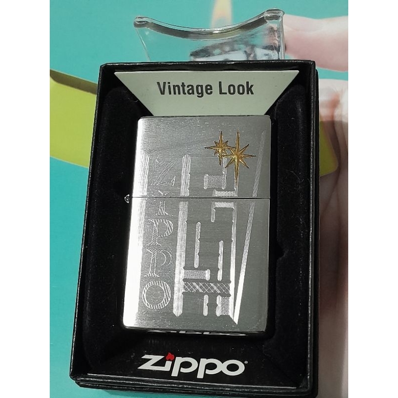 ZIPPO 49801  RETRO ZIPPO DESIGN   VINTAGE LOOK BRUSHED CHROME LASER ENGRAVE