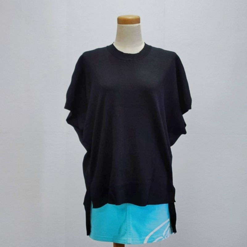ส่งต่อ!!! เสื้อผู้หญิง เสื้อยืดสีดำสนิท G2000 ใหม่มาก