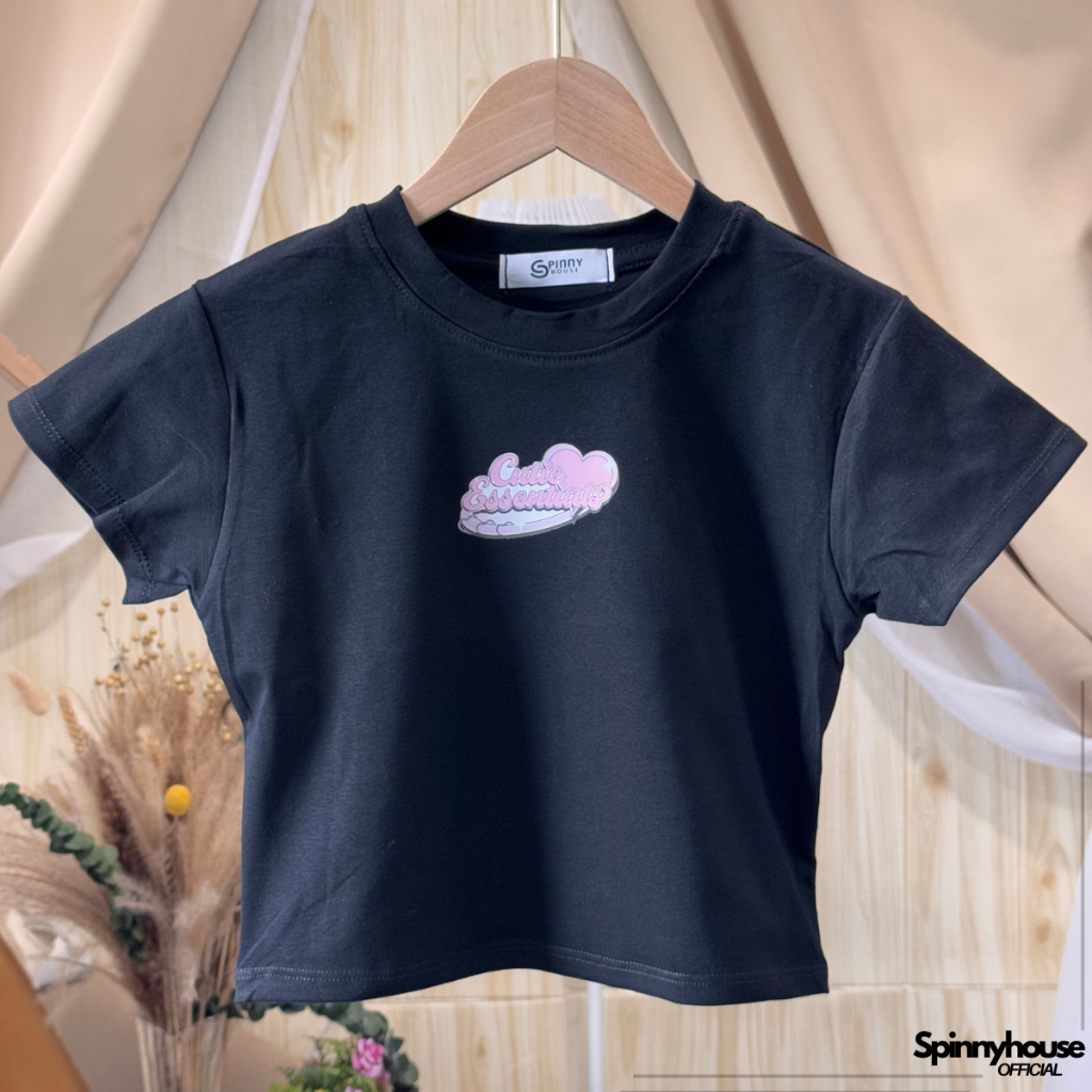 SpinnyHouse เสื้อครอปคอกลมแขนสั้น สกรีนลายcutie สินค้าพร้อมส่ง ใส่แมตช์ง่าย ครอปคอกลม พร้อมส่งทุกสี รุ่น ครอปCutie