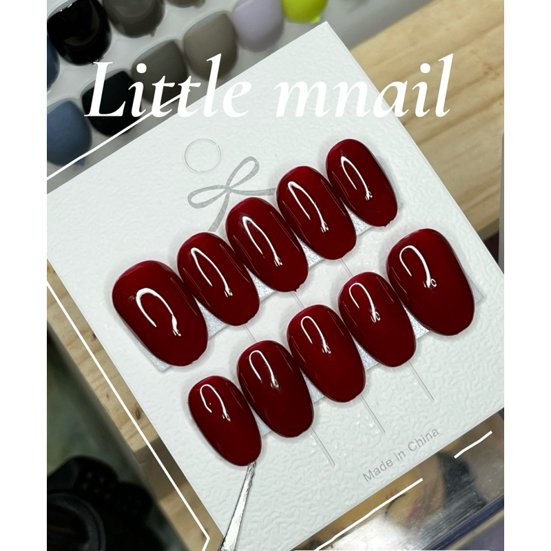 เล็บปลอมพร้อมติดสีเเดงไวน์🍒ขับผิวมากฟรี กาว+ตะไบ