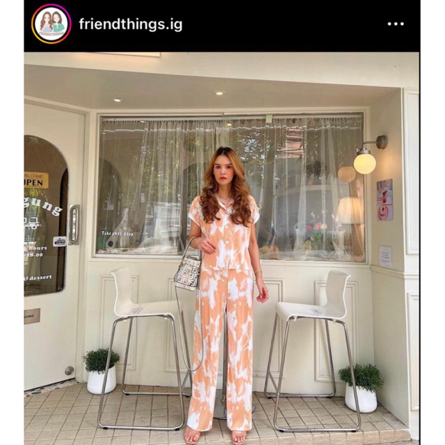 ส่งต่อ Friendthings.ig - เซทเสื้อกางเกง ผ้าพลีท สีส้ม