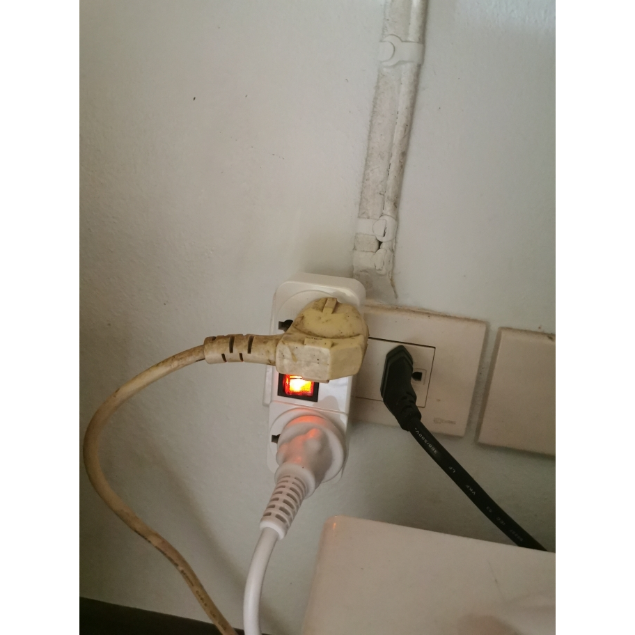 TOSHINO ปลั๊กแปลงขา รุ่น TW-2 2ขาแบน 2ช่อง 1สวิทช์ 2000w วัสดุอย่างดี ไม่ลามไฟ - รูปที่ 4