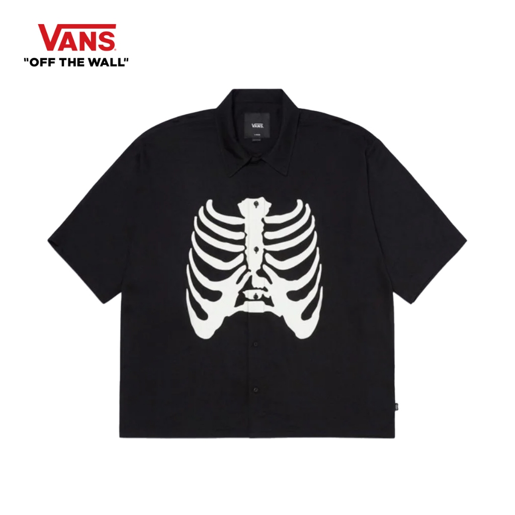 VANS x SABOTAGE SKELETON SHORT SLEEVE SHIRT - BLACK เสื้อ เสื้อเชิ้ต เสื้อเชิ้ตแขนสั้น ผู้ชาย