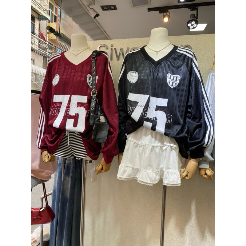🇰🇷Korea T-shirt ทรง Oversize เดินแถบแขน3เส้น ผ้าลายในตัว เนื้อดีมาก นุ่มใส่สบาย สไตล์มินิมอล Free Size : อก 51” ยาว 27”