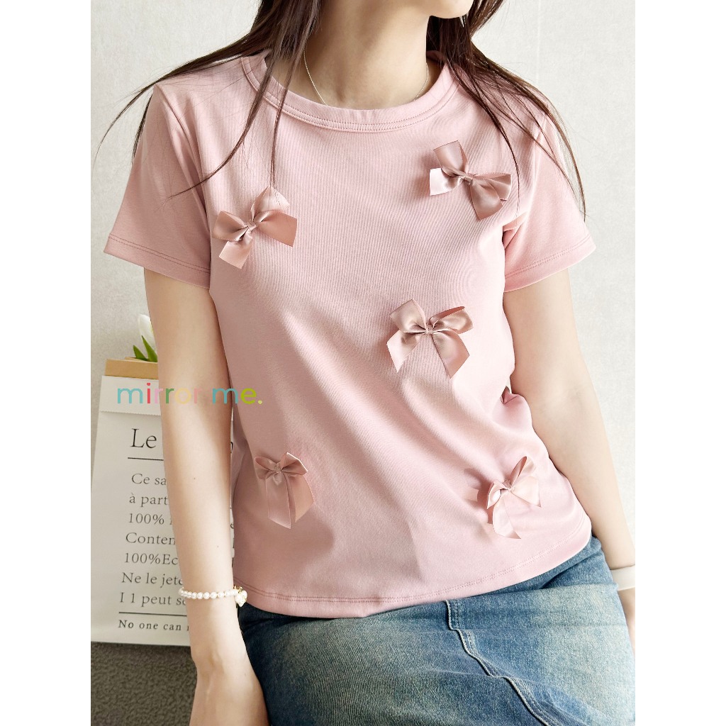 mirrorme เสื้อยืดคอกลมแขนสั้น แต่งโบว์ 5 โบว์ ทรงสวยผ้านิ่มใส่สบาย สำหรับผู้หญิง