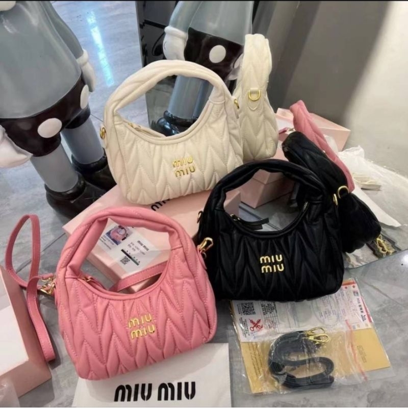 พร้อมส่ง Amila Wander กระเป๋าถือ หนังแกะ จับจีบ สไตล์เกาหลี พร้อมกล่อง
