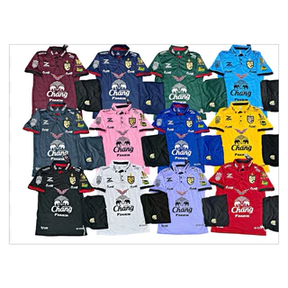 เสื้อกีฬาเป็นชุดเสื้อกับกางเกงชุดบอลชายคอปกทีมชาติไทย