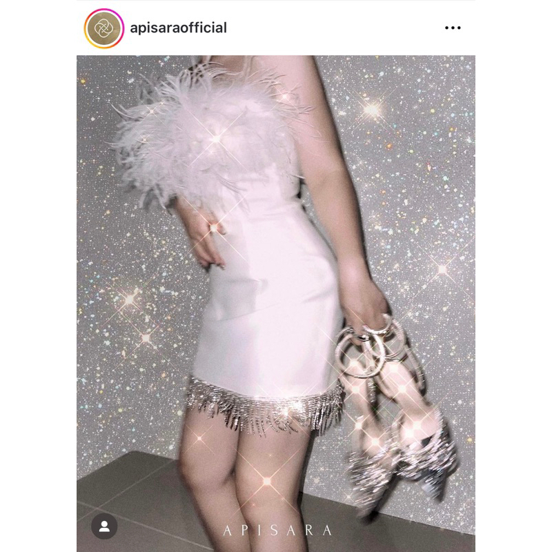 Mandarin fur dress จากแบรนด์ Apisara