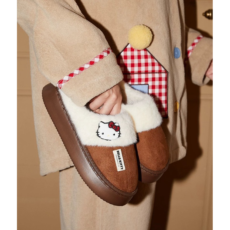 (Pre-Order🇨🇳) Gukoo x Hello Kitty slippers รองเท้าสลิปเปอร์