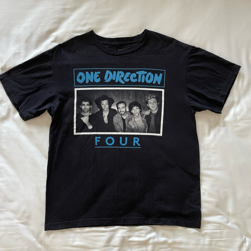 เสื้อวง One Direction ของแท้ size M รอบอก 42 นิ้ว ยาว 26 นิ้ว ไม่มีตำหนิ