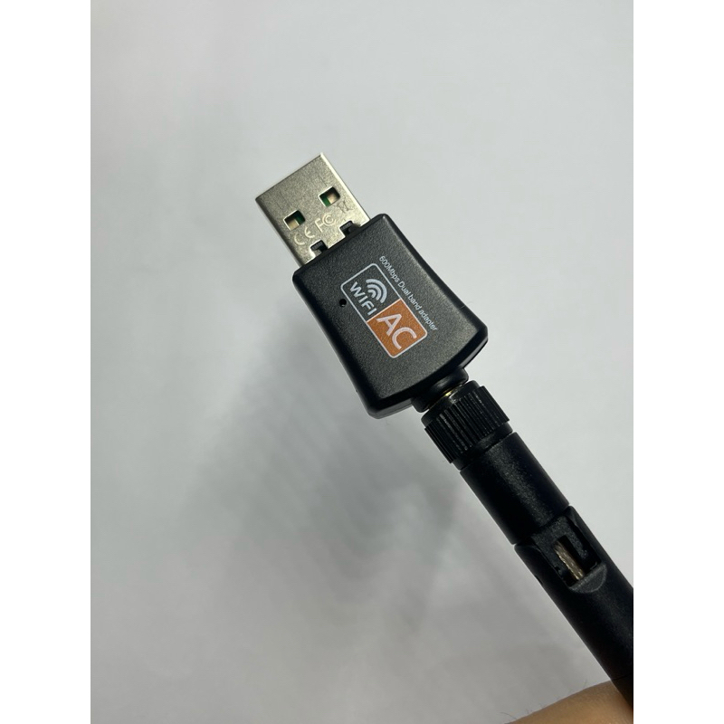 อแดปเตอร์ไร้สายแบบมีเสาตัวรับสัญญาณ USB WiFi 2.4/5Gh รับความเร็วสูงสุดได้600Mbps (สินค้ามือสอง)