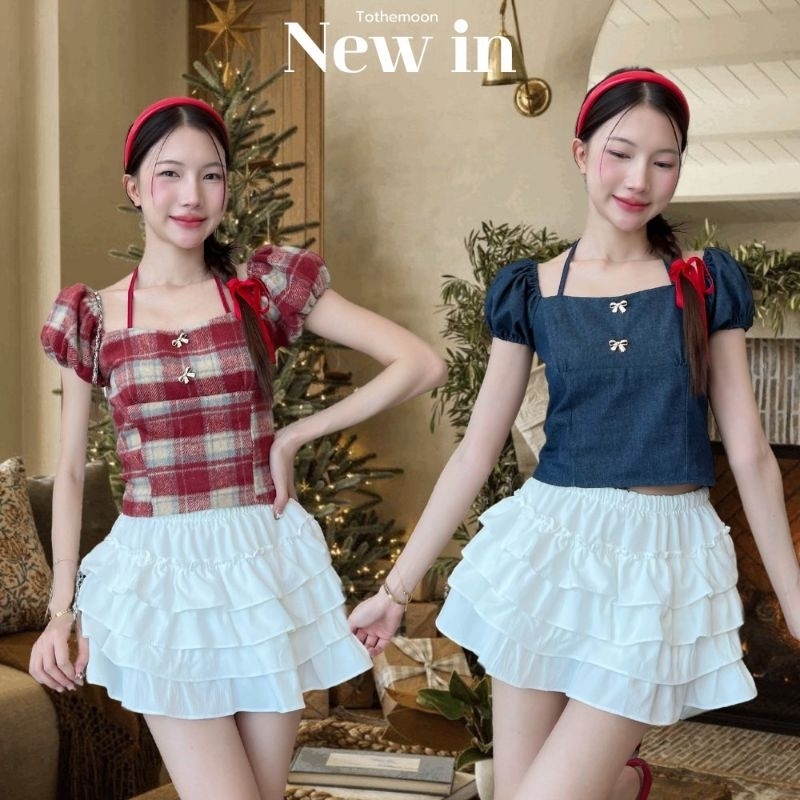Eve : เสื้อแขนตุ๊กตา แต่งอะไหล่โบว์สีทอง จีบจีบเก็บเอวด้านข้าง