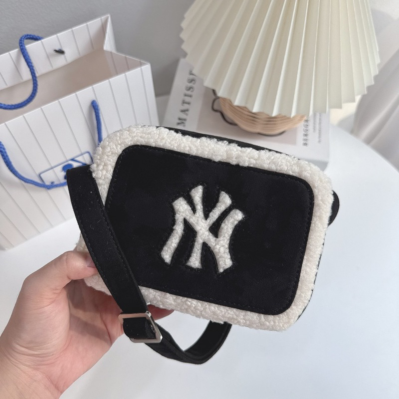 กระเป๋า ny MINI CROSS BAG Boston ใส่โทรศัพท์ได้ทุกรุ่น♥️