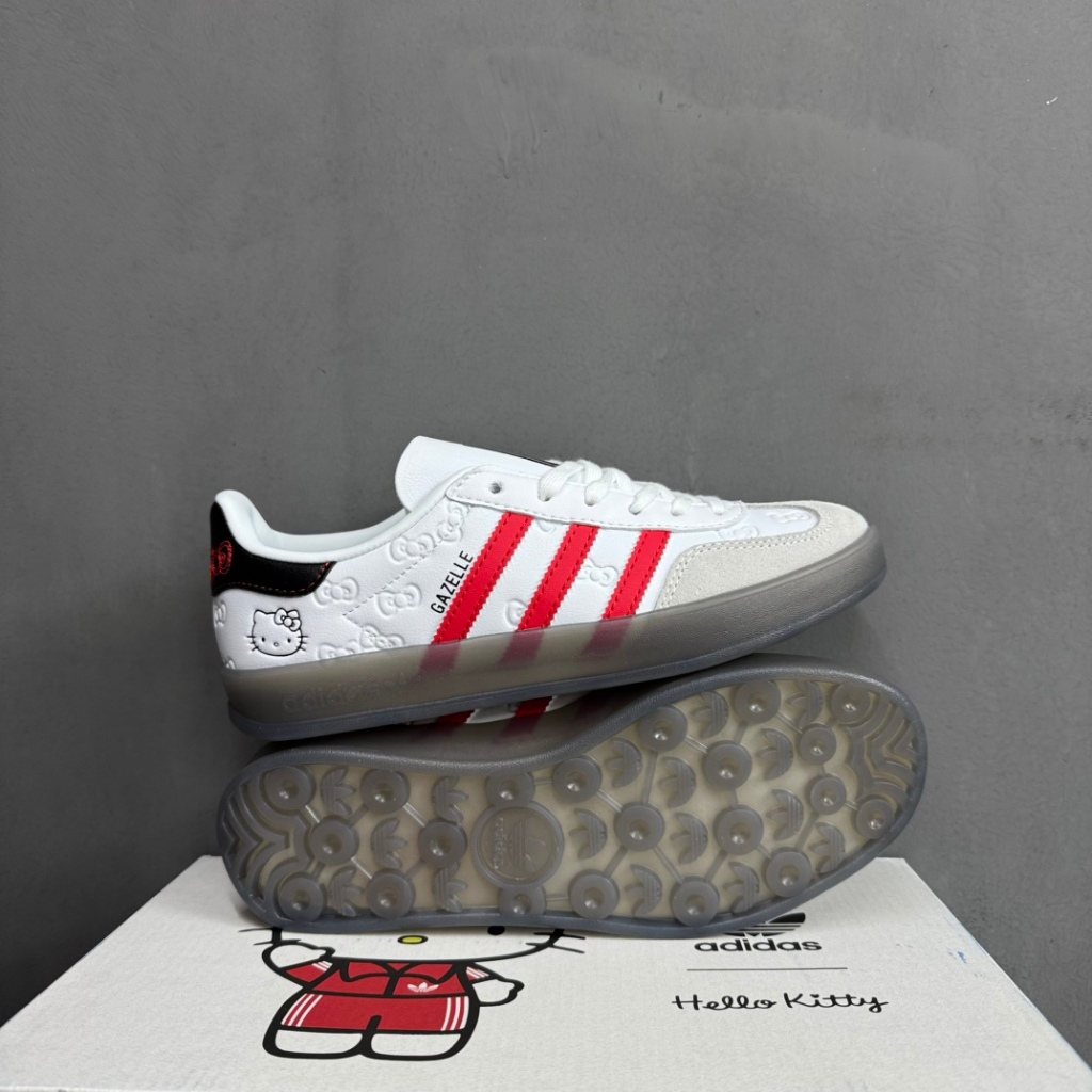 (ของแท้ 100%)  x Adidas Gazelle Indoor Trainers"Hello Kitty And Friends" รองเท้าผ้าใบลำลองและสบายสำหรับผู้ชายและผู้หญิง
