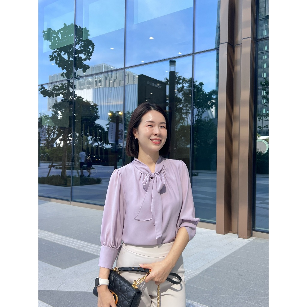 "Bliss Bow Blouse" New2024 ส่งท้ายปี เสื้อแขนสามส่วน ผูกโบว์ สำหรับใส่ทำงาน สมัครงาน สมัครแอร์โฮสเตส